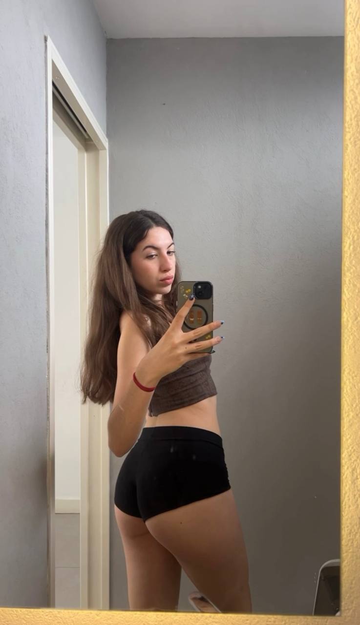 Amber in her underwear in Suva